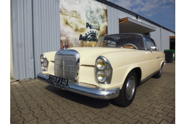 MERCEDES 220 COUPE